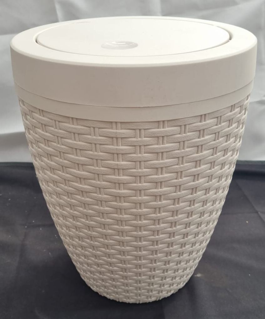 515799 Faux Rattan Round Bathroom Bin with Swing lid, (22.5 x 22.5 x 29.2 cm)